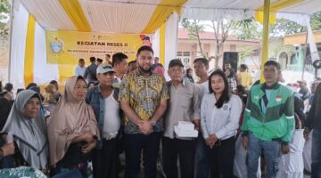 Masyarakat Kota Medan Antusias Mendengarkan Sambutan Ramaddian Shah Anggota DPRD Sumut Saat Reses