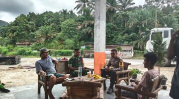 “Ingat Anak Istri di Rumah”, Pesan Humanis TNI-Polri untuk Sopir Truk CPO di Jalinsum Pakpak Bharat